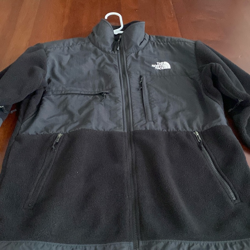 The North Face Men’s Denali Jacket - like new!